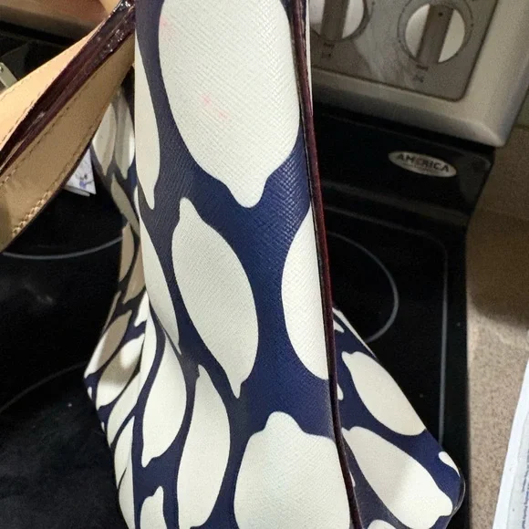 Kate Spade Juno Tote Grainy Vinyl - Picture 5 of 11